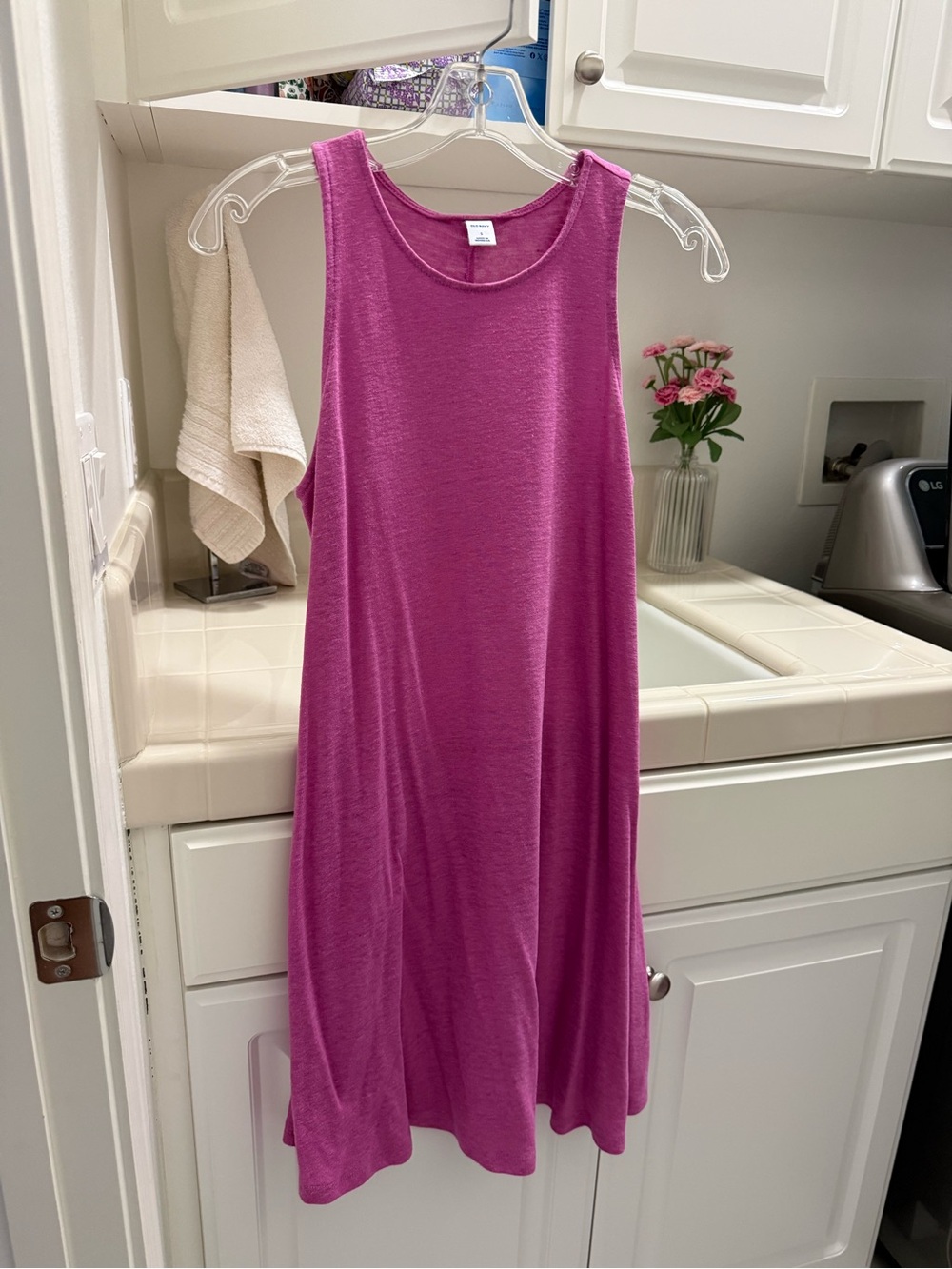 Old Navy Sleeveless Scoop Neck Tank Dress in Fuchsia